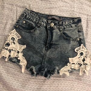High-waisted Jean Shorts with Lace